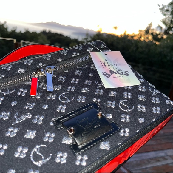 Louboutin: Loubinthesky Kypipouch Calfskin Messenger Tote Crossbody Bag - Picture 3 of 17